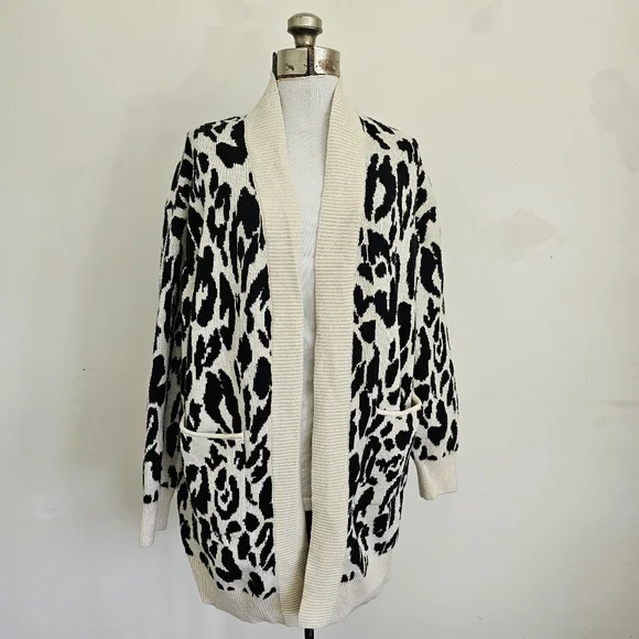 Who what wear animal print open front cardigan size LARGE - Picture 2 of 10